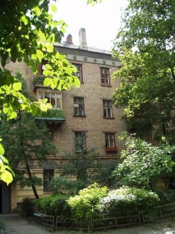 Київ, Бориспільська вул., 36