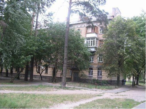 Київ, Бориспільська вул., 36