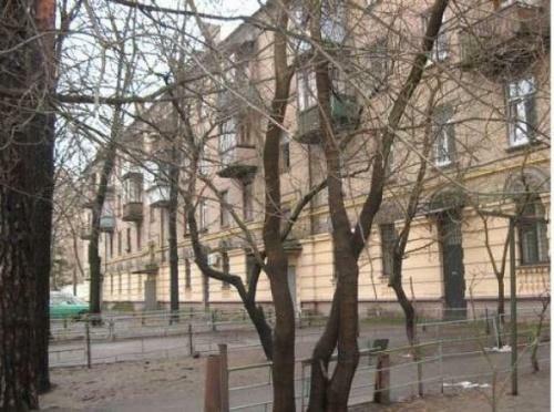 Київ, Бориспільська вул., 36