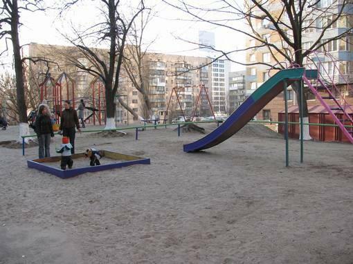 Київ, Велика Китаївська вул., 10