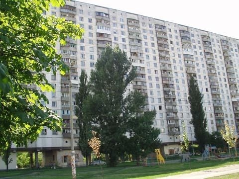 Київ, Амвросія Бучми вул., 8