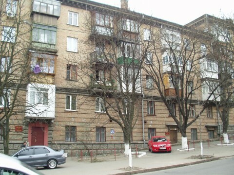 Київ, Гарматна вул., 16
