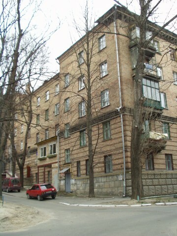 Київ, Гарматна вул., 16
