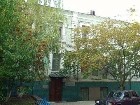 Київ, Бехтеревський пров., 12