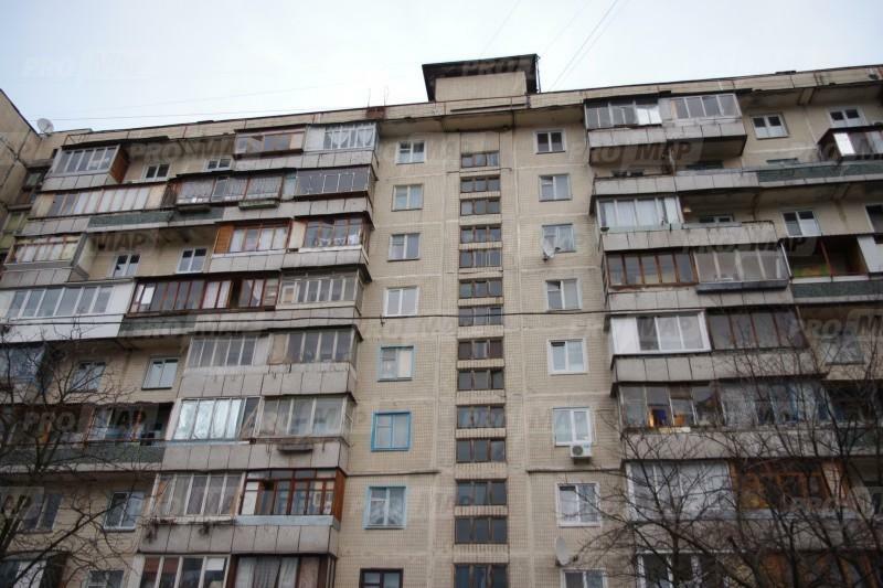Київ, Богатирська вул., 10