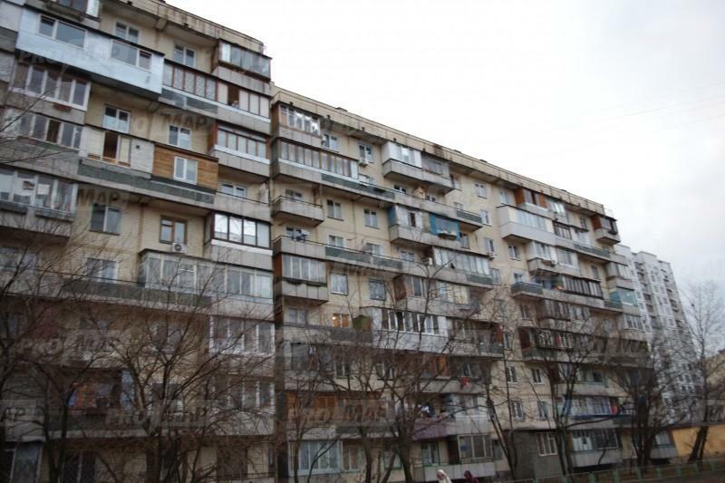Київ, Богатирська вул., 10