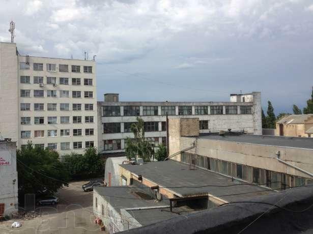 Киев, Бережанская ул., 4