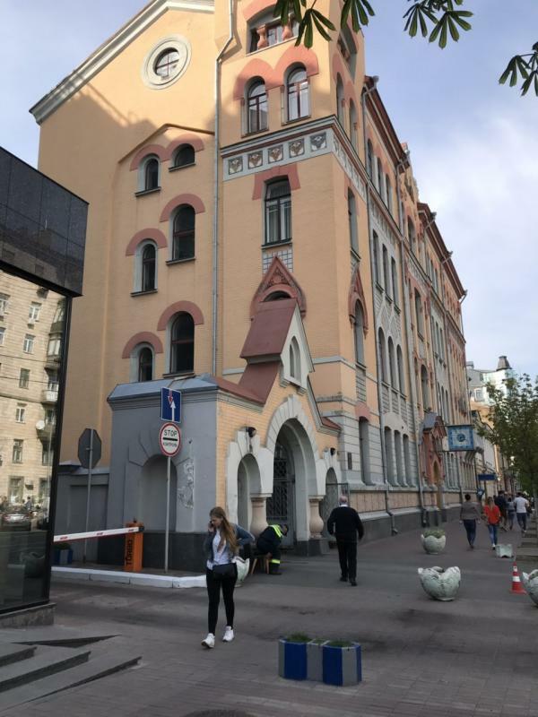 Київ, Володимирська вул., 10