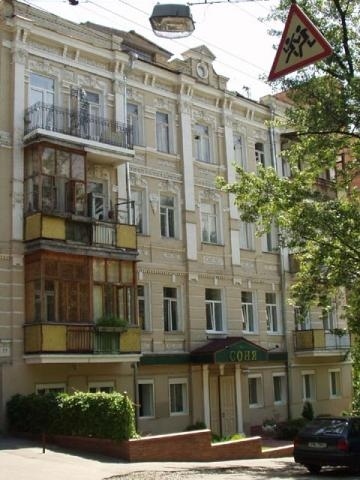 Київ, Володимирська вул., 77