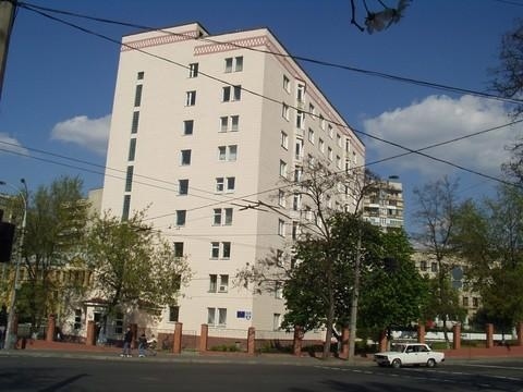 Київ, Бастіонна вул., 9