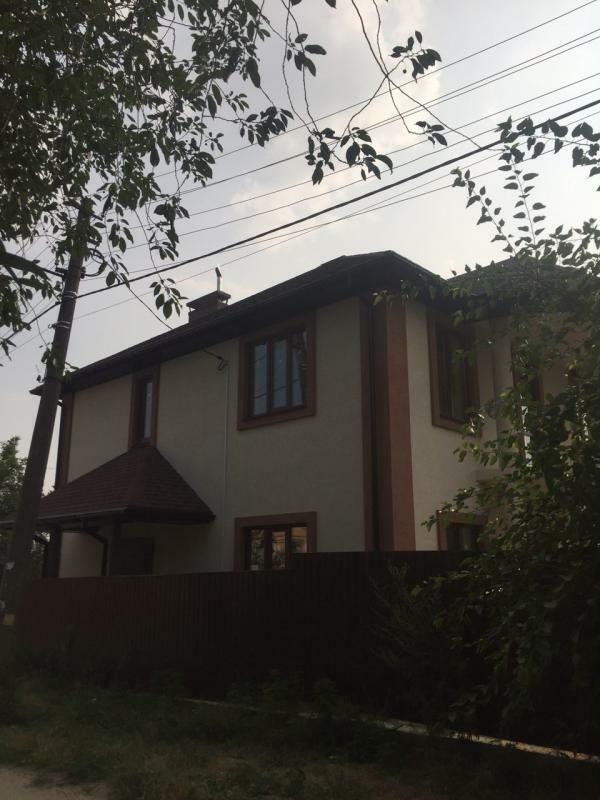 Киев, Анны Ярославны ул., 8/37