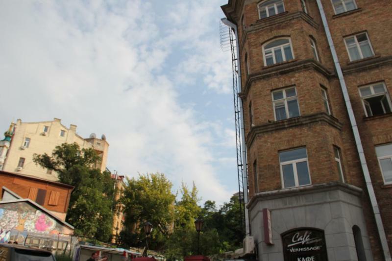 Киев, Андреевский спуск, 30