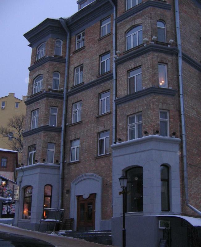 Киев, Андреевский спуск, 30