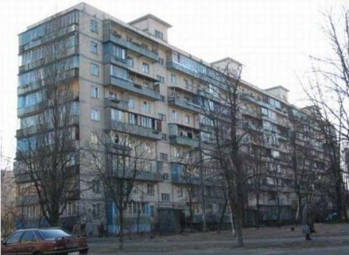 Київ, Академіка Курчатова вул., 6