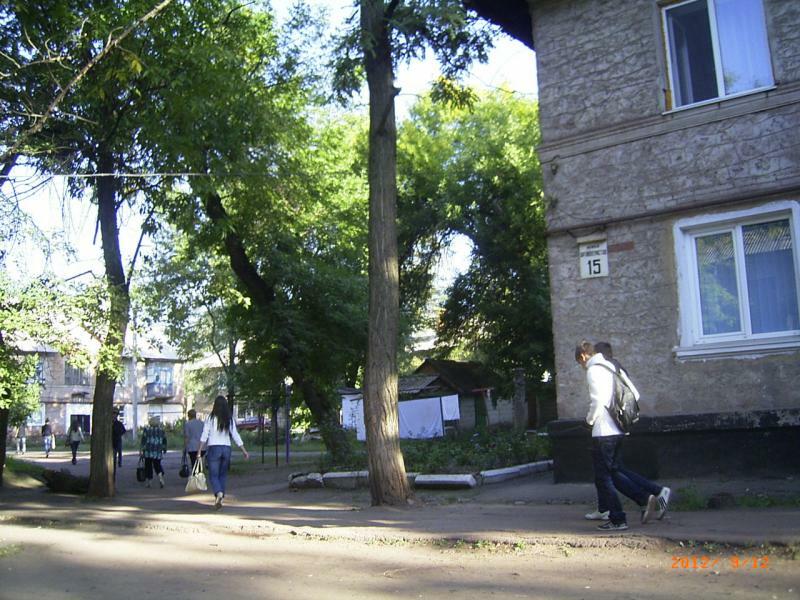 Дніпропетровська обл., Криворізький район, м. Кривий ріг, Артиллеристов вул., 15