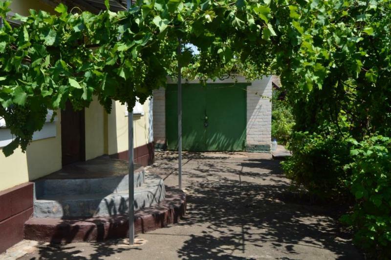 Днепропетровская обл., Криворожский район, г. Кривой рог, Кулиша Николая ул., 42