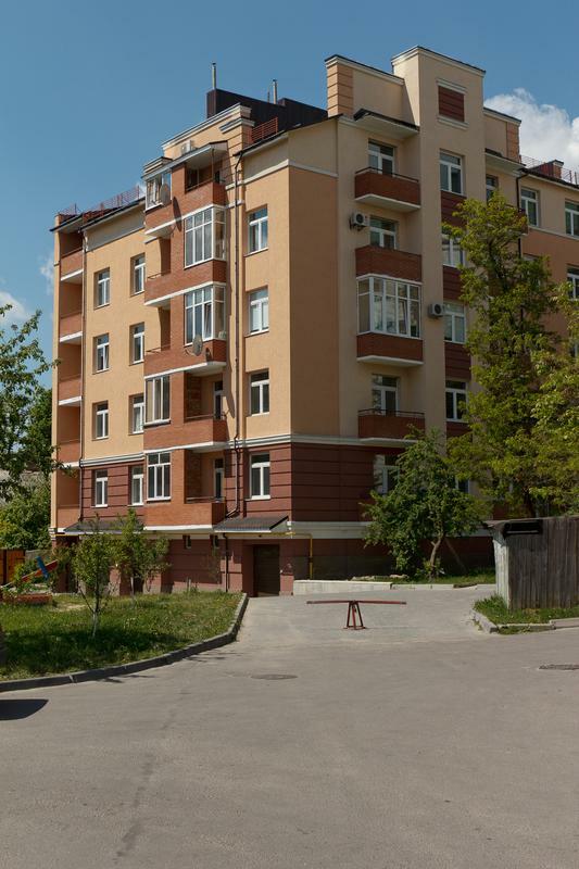 Ровно, Школьная ул., 69