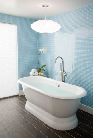 Исключаем кафель: как можно декорировать стены в ванной 