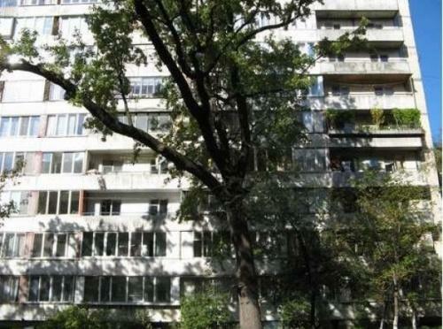 Киев, Верховинная ул., 80