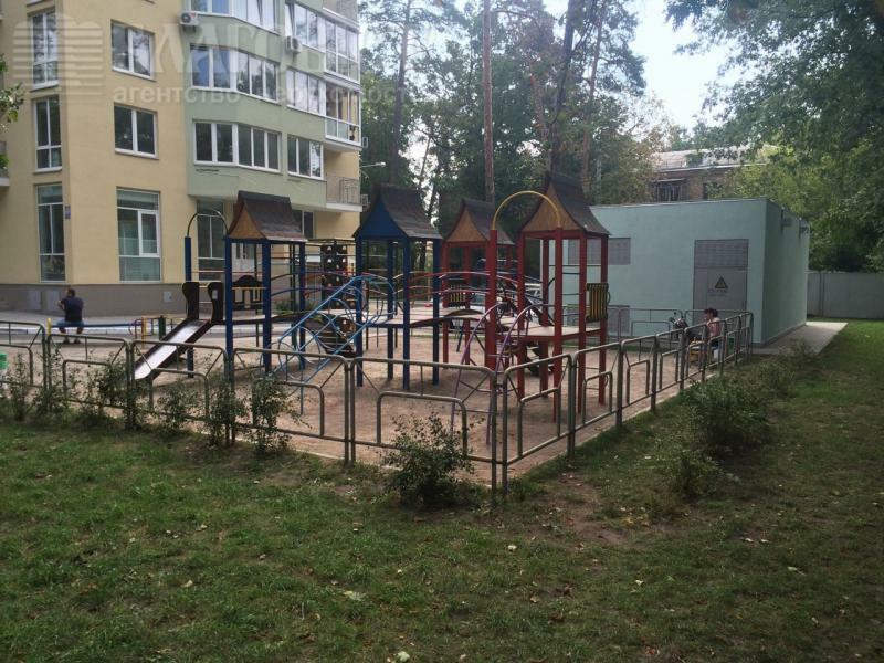 Киев, Верховинная ул., 44