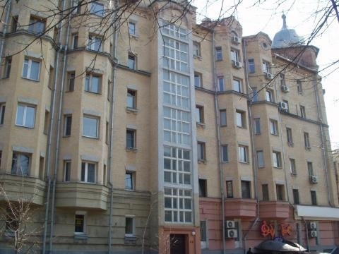 Киев, Введенская ул., 18