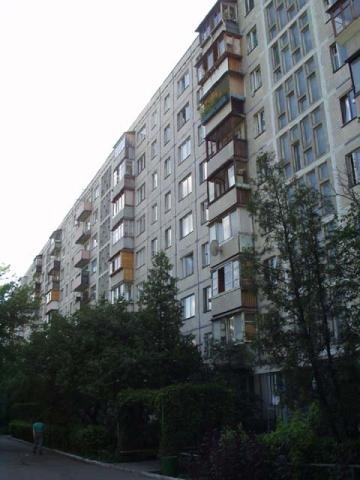 Киев, Анатолия Соловьяненко ул., 8