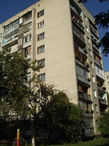 Киев, Александра Попова ул., 8