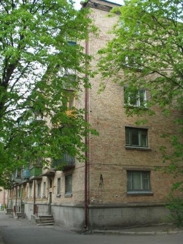 Київ, Василя Барки вул., 8