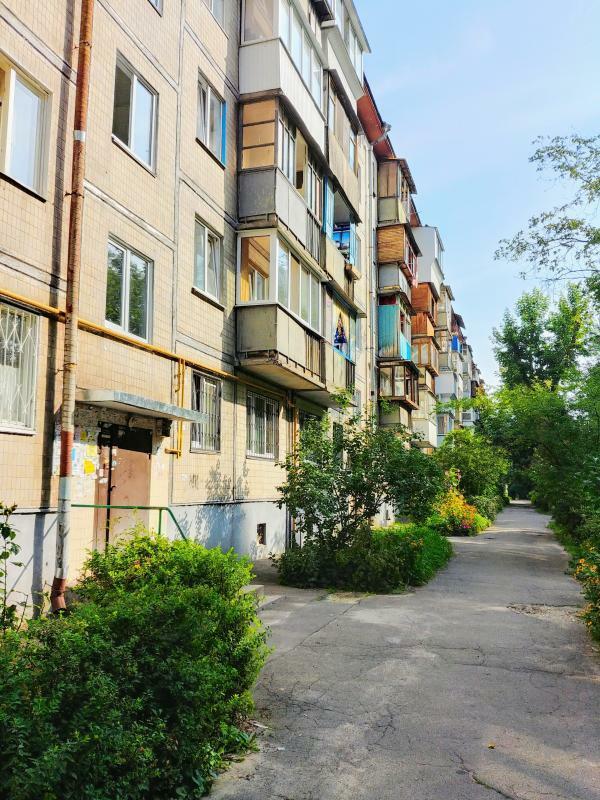 Оренда 1-кімнатної квартири 34 м², Академіка Стражеско вул., 3