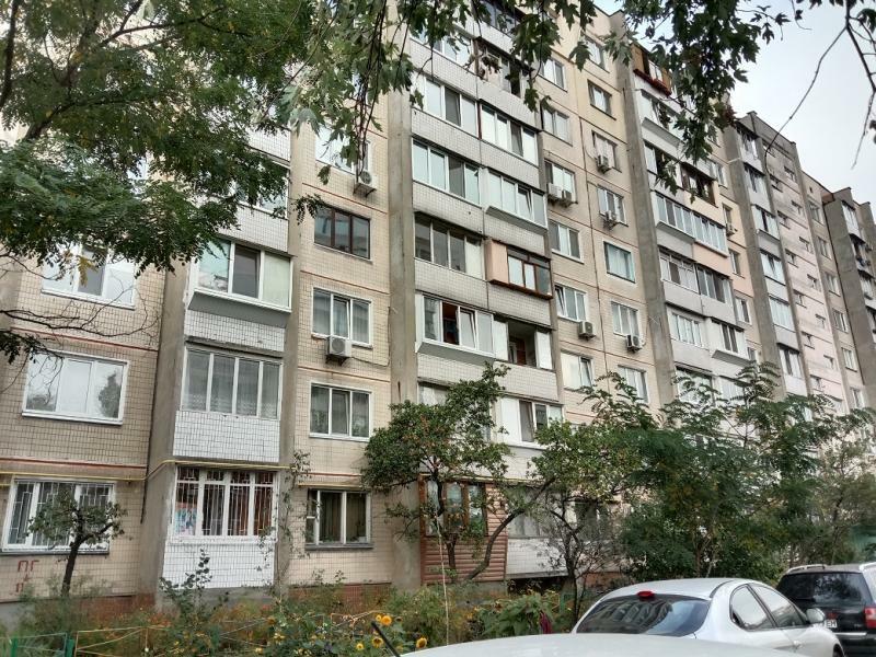 Киев, Героев Днепра ул., 75