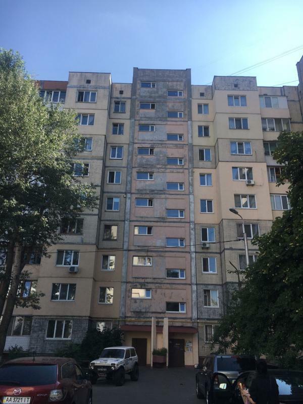 Киев, Героев Днепра ул., 57