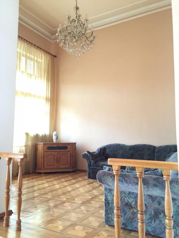 Харків, Горького вул., 12