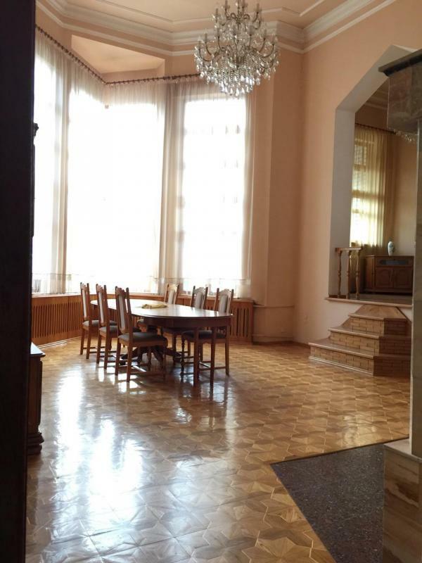 Харків, Горького вул., 12
