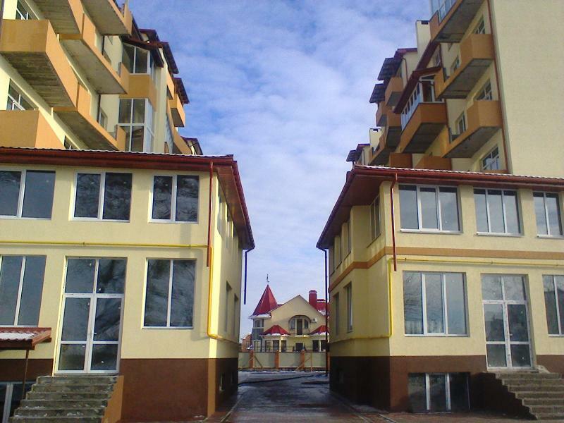 Киевская обл., Киево-Святошинский район, пгт Чабаны, Машиностроителей ул., 14