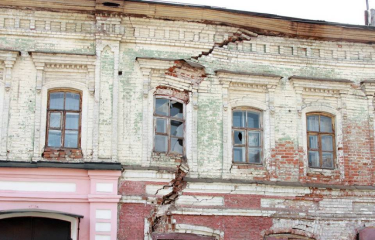 Аварийные и непригодные для проживания здания в Киеве: официальные данные КГГА