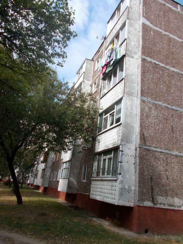 Чернигов, Космонавтов ул., 5