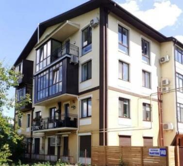 Продаж 3-кімнатної квартири 120 м², Ньютона вул., 140