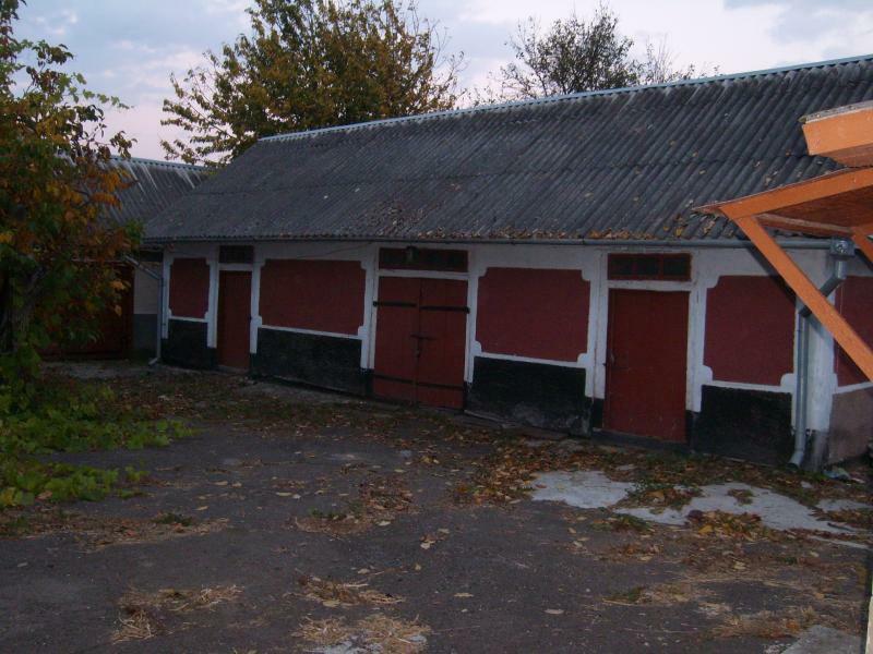 Ровенская обл., Дубенский район, г. Дубно, Богдана Хмельницкого ул., 19