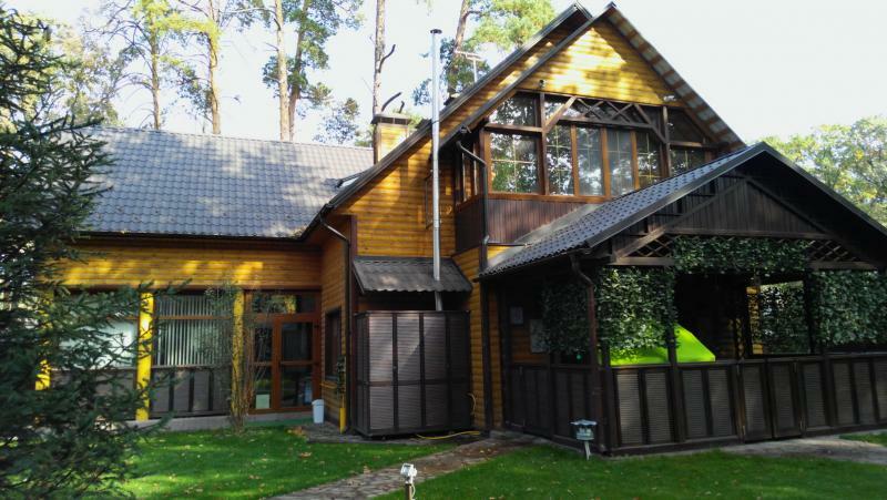 Київська обл., Бучанський район, смт Ворзель, Лісова вул., 29