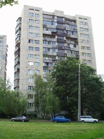 Київ, Полковника Потєхіна вул., 4