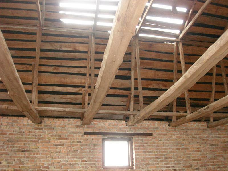 Киевская обл., Кагарлыкский район, с. Стайки, Полевая ул., 32