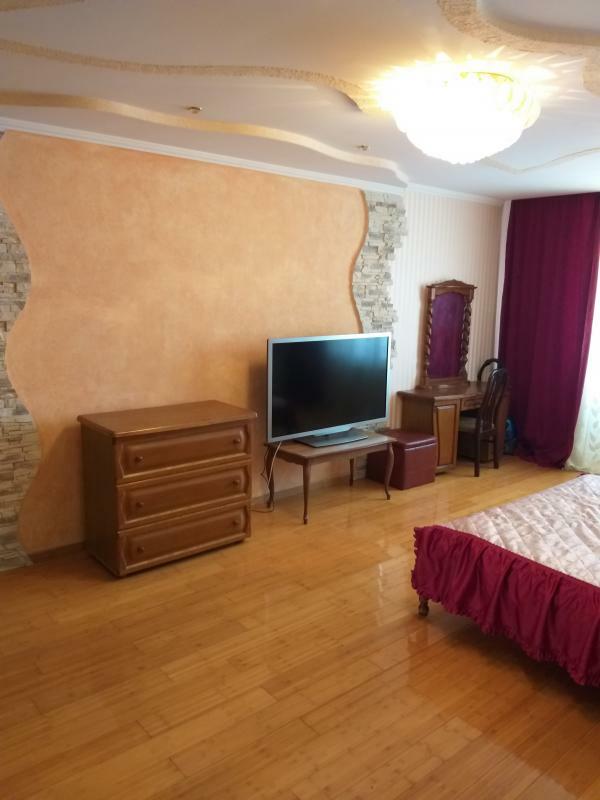 Продаж 4-кімнатної квартири 156 м², Татарська вул., 27