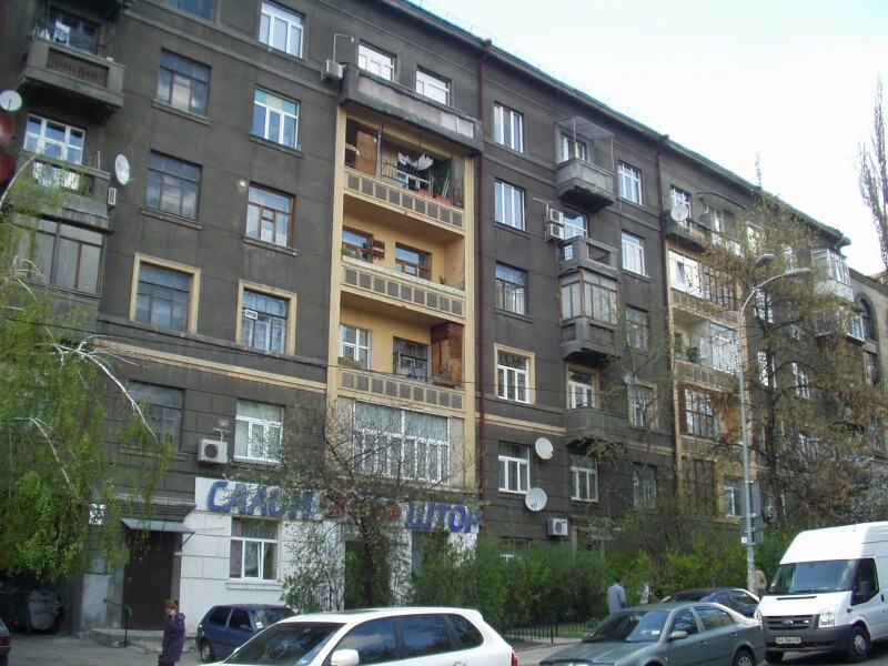 Київ, Єжи Гедройця вул., 6