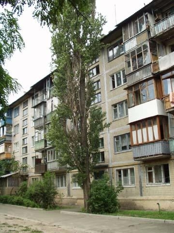 Київ, Будівельників вул., 6А