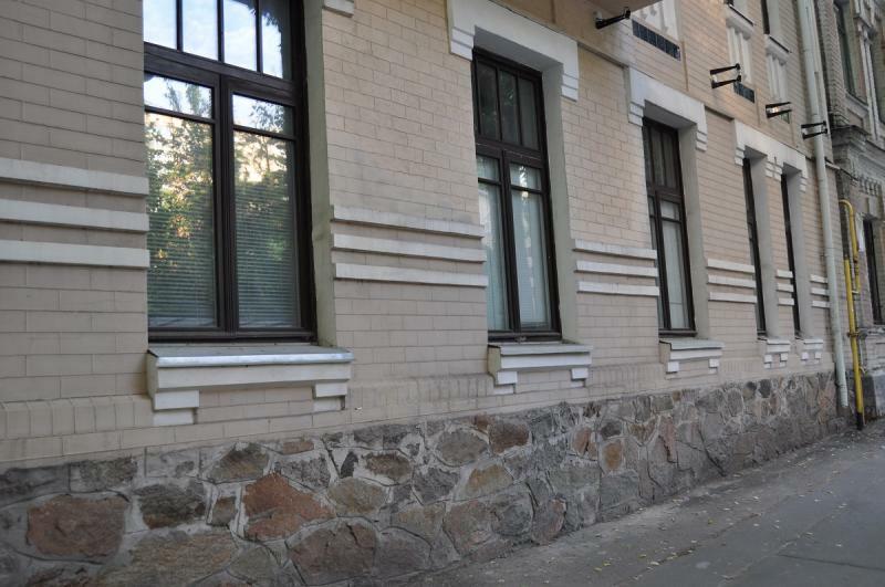Київ, Студентська вул., 3