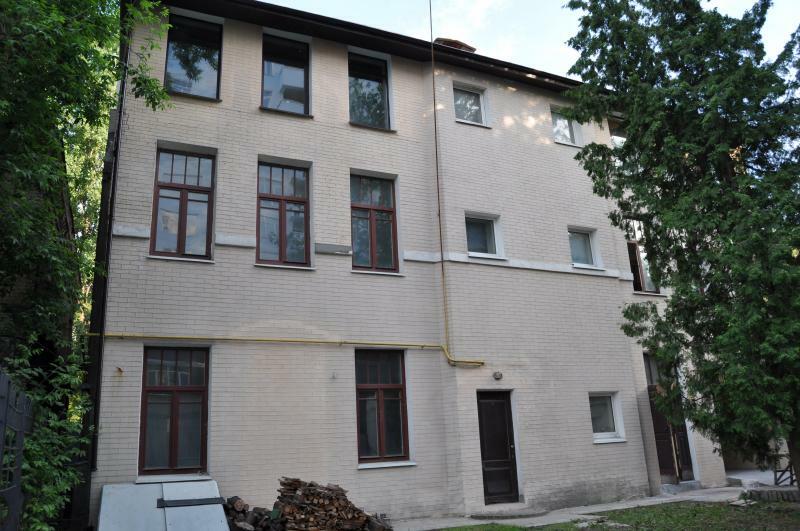 Київ, Студентська вул., 3