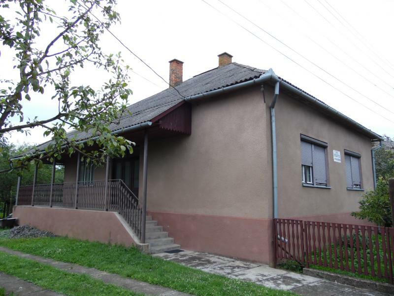 Закарпатская обл., Береговский район, с. Запсонь, Головна ул., 175