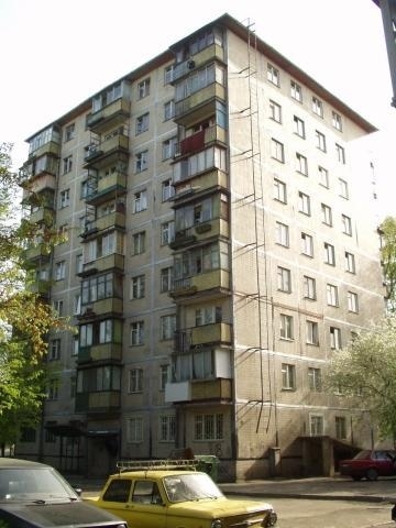 Киев, Ушинского ул., 18