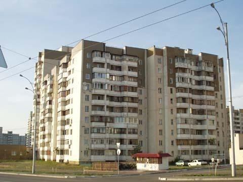 Київ, Теодора Драйзера вул., 36