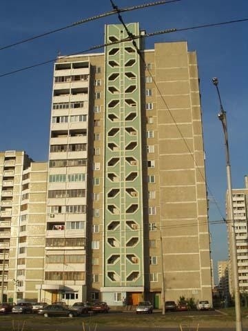 Київ, Теодора Драйзера вул., 46